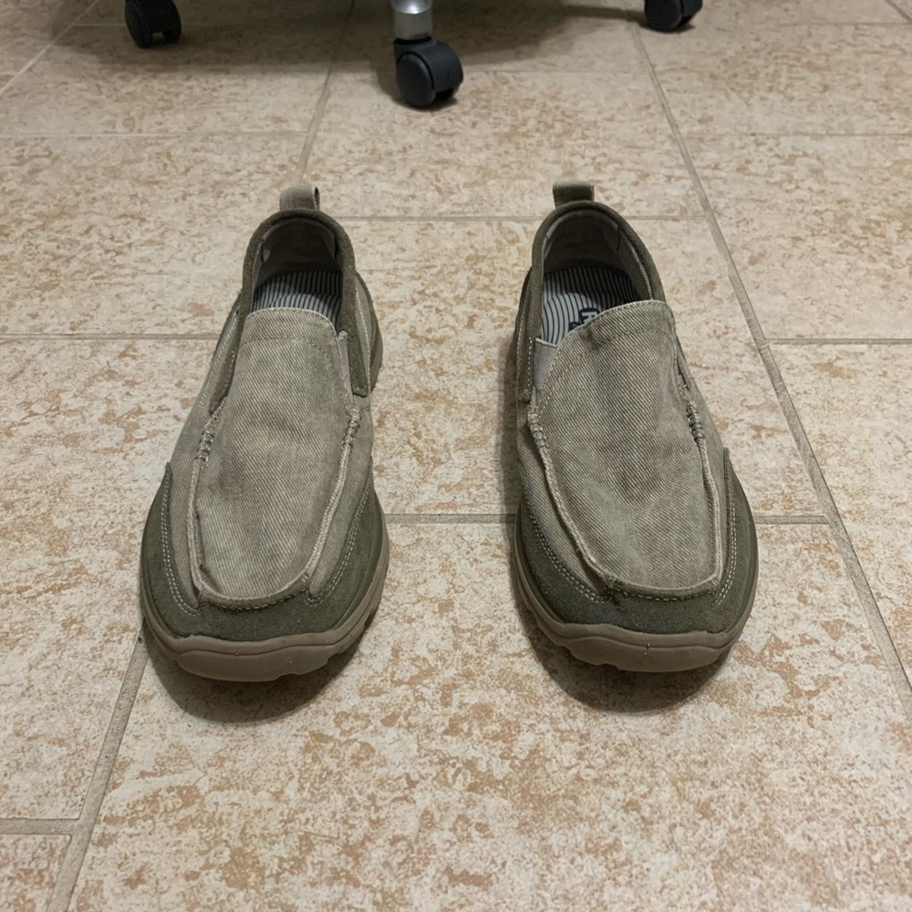 Sketchers Boat Shoes with Memory Foam size 11